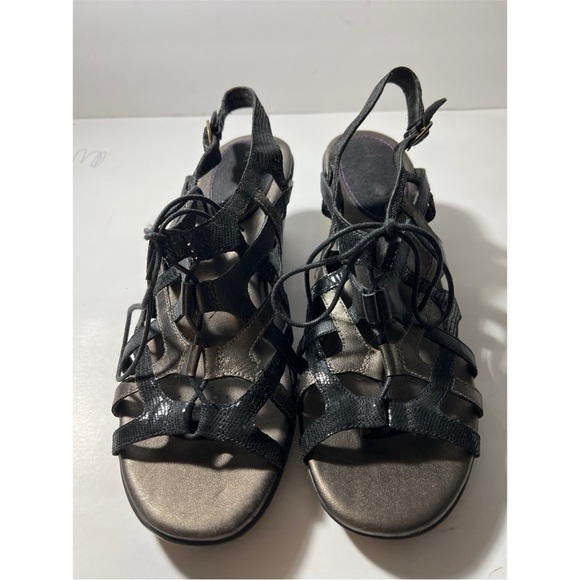 Aravon Black Strappy Women's Sandals - Picture 1 of 7